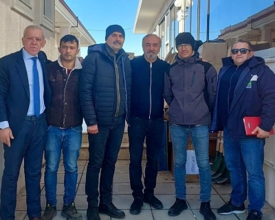 Sanatçı Yılmaz Erdoğan 3 Kamyon Erzak Teslim etti